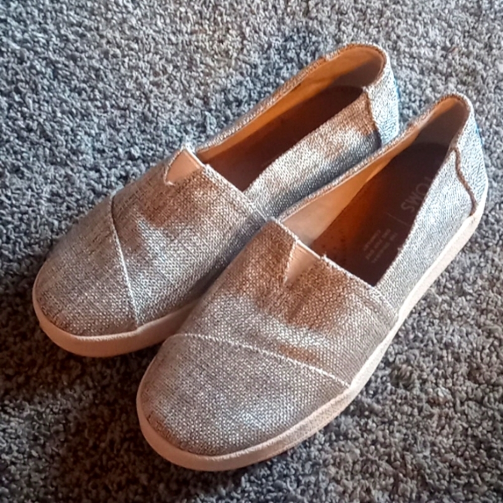 NWOT Toms- Women's Avalon Slip On Loafers